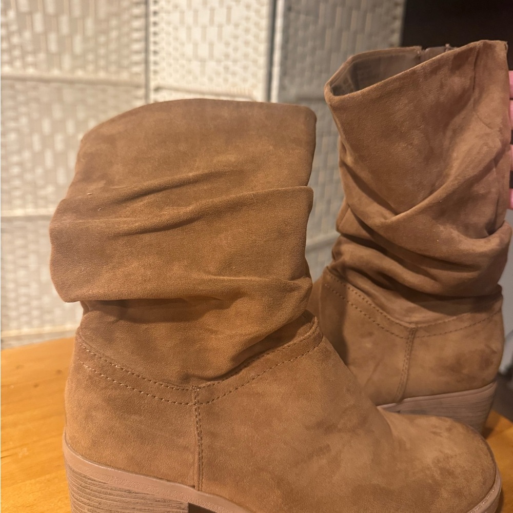 Sonoma Women's Brown Suede Heeled Boots